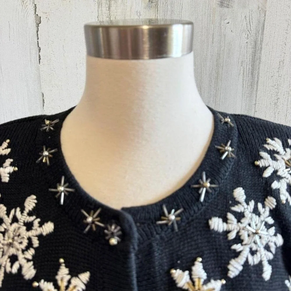Vintage Snowflake Cardigan black‎ Beaded Holiday Fair Isle Sweater Christmas